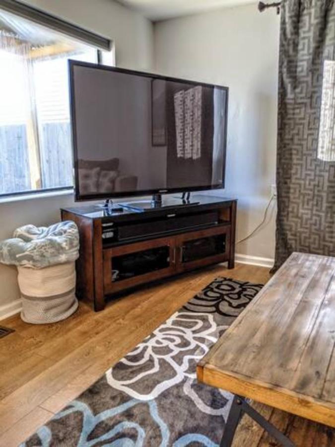 Little Blue Bungalow On Boise'S Bench, Pet Friendly, Fully Fenced Yard With Doggie Door! 2 Miles From Bsu, 5 Minutes From Downtown Boise, Desk And Workstation For Remote Workers, 2 Tv'S Large Walk-In Closet, Good For Mid-Term Stays 外观 照片