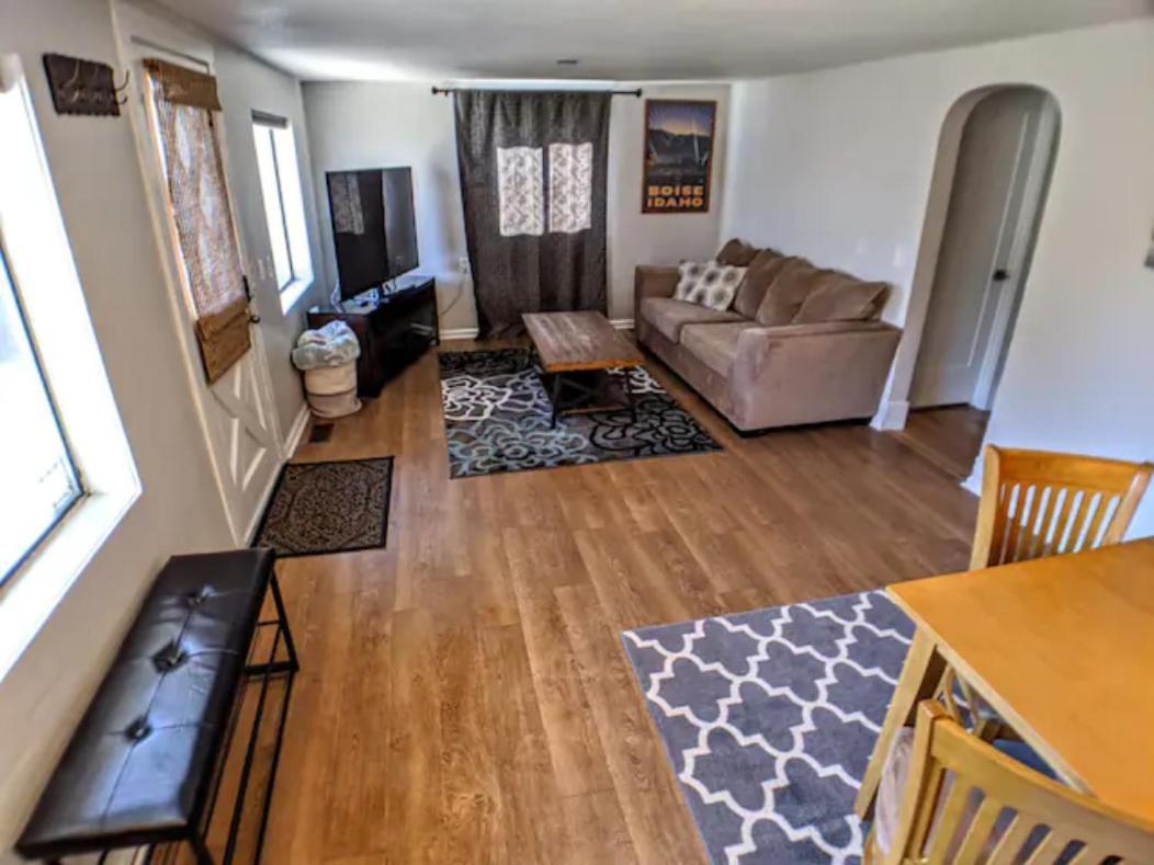 Little Blue Bungalow On Boise'S Bench, Pet Friendly, Fully Fenced Yard With Doggie Door! 2 Miles From Bsu, 5 Minutes From Downtown Boise, Desk And Workstation For Remote Workers, 2 Tv'S Large Walk-In Closet, Good For Mid-Term Stays 外观 照片