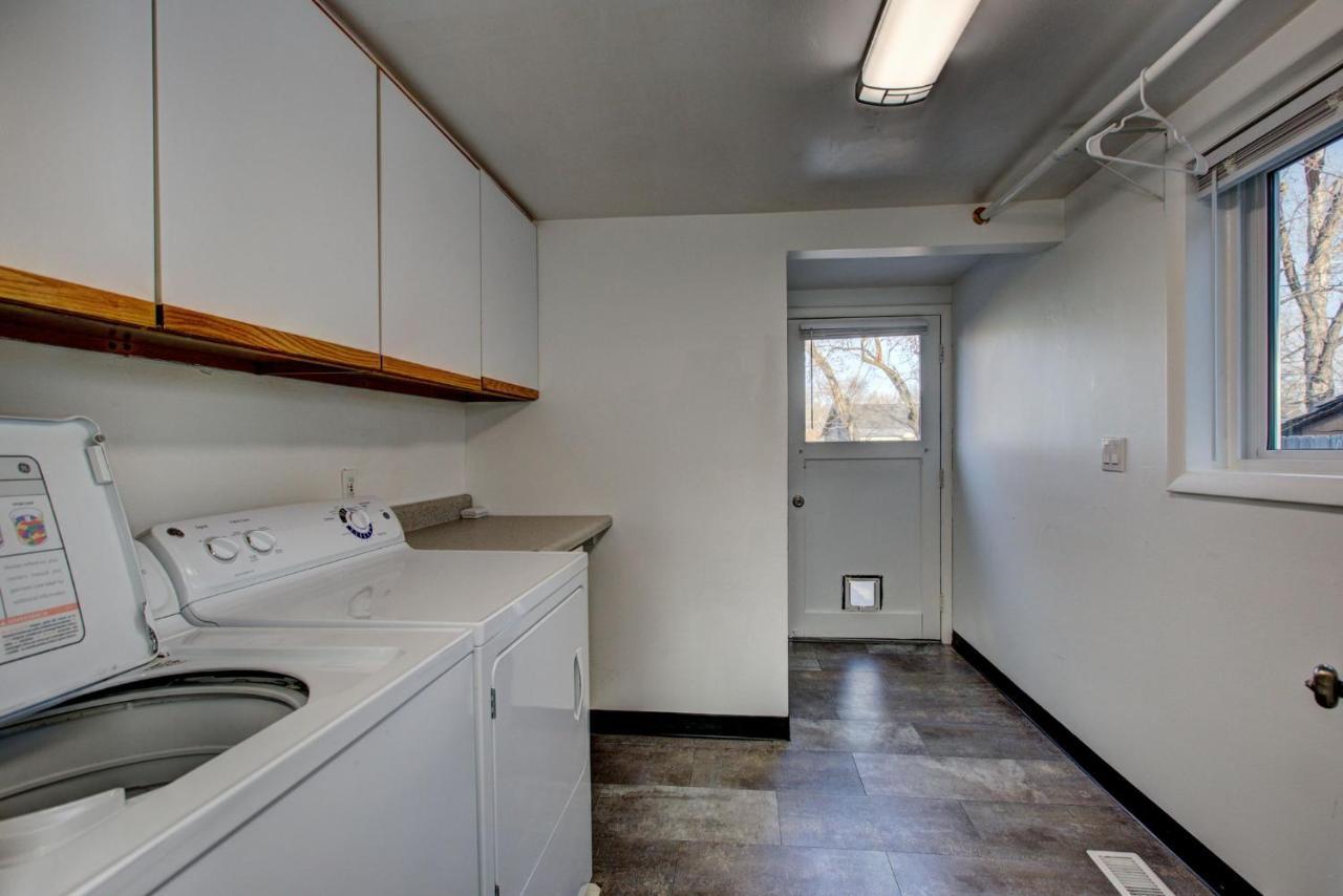 Little Blue Bungalow On Boise'S Bench, Pet Friendly, Fully Fenced Yard With Doggie Door! 2 Miles From Bsu, 5 Minutes From Downtown Boise, Desk And Workstation For Remote Workers, 2 Tv'S Large Walk-In Closet, Good For Mid-Term Stays 外观 照片