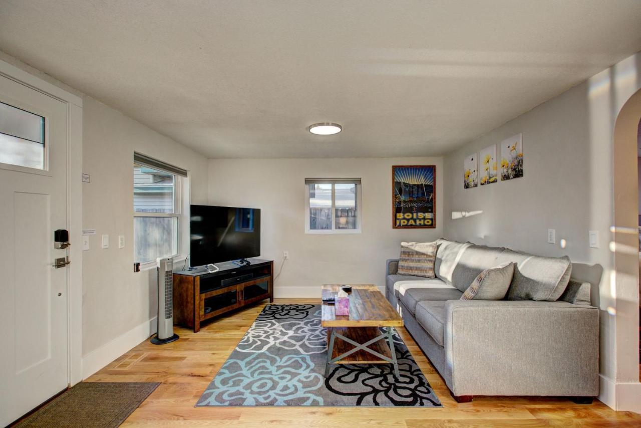 Little Blue Bungalow On Boise'S Bench, Pet Friendly, Fully Fenced Yard With Doggie Door! 2 Miles From Bsu, 5 Minutes From Downtown Boise, Desk And Workstation For Remote Workers, 2 Tv'S Large Walk-In Closet, Good For Mid-Term Stays 外观 照片