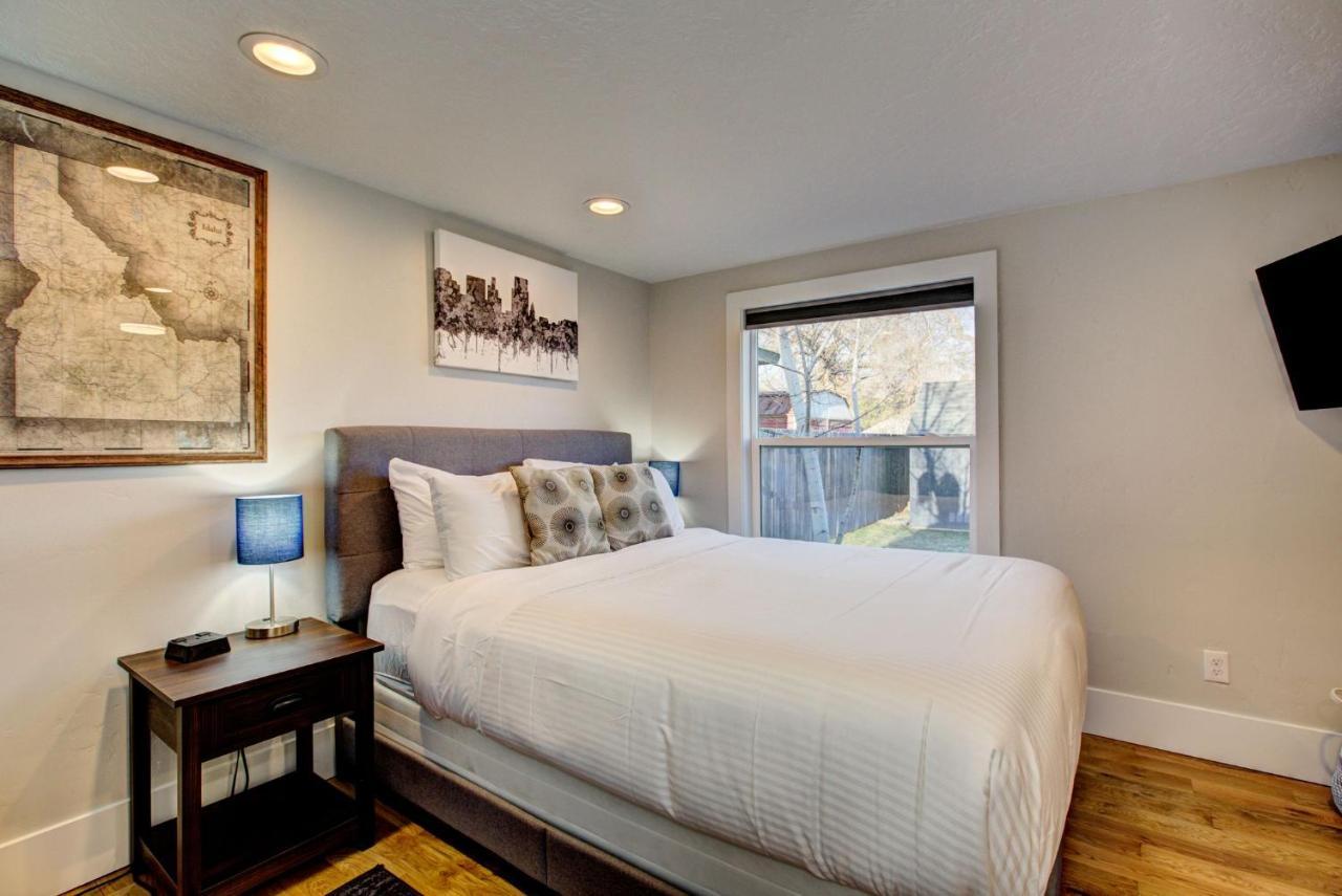 Little Blue Bungalow On Boise'S Bench, Pet Friendly, Fully Fenced Yard With Doggie Door! 2 Miles From Bsu, 5 Minutes From Downtown Boise, Desk And Workstation For Remote Workers, 2 Tv'S Large Walk-In Closet, Good For Mid-Term Stays 外观 照片