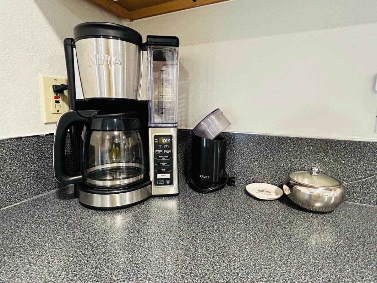 Little Blue Bungalow On Boise'S Bench, Pet Friendly, Fully Fenced Yard With Doggie Door! 2 Miles From Bsu, 5 Minutes From Downtown Boise, Desk And Workstation For Remote Workers, 2 Tv'S Large Walk-In Closet, Good For Mid-Term Stays 外观 照片